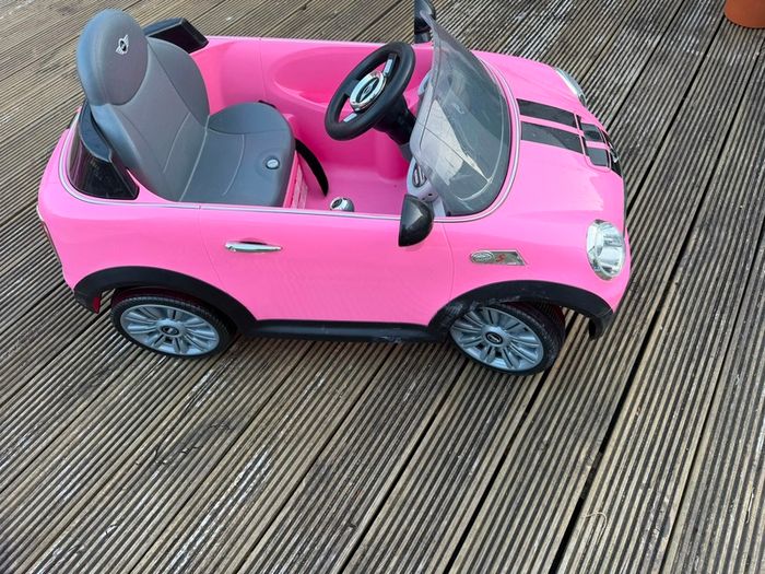 Ride on car
