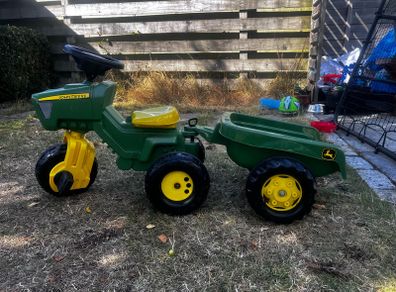 John Deere Tractor Ride on and cart