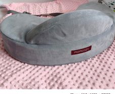 Momcozy feeding pillow