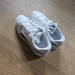 ladies trainers