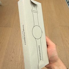 Google Pixel 5 Smartwatch - Like new, Worn once, In box