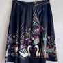 Black Swan Print Knee Length Skirt | Floral & Nature Design | Size 14 Approx Image 2