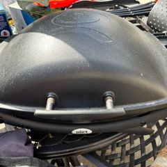 Weber Q 2000 Gas BBQ with Stand Used ONCE