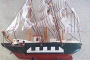 Le France Model Small Wooden Ship Replica Collectors Item.