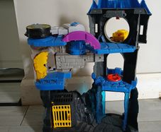 Fisher-Price Imaginext DC Super Friends Playset Batcave