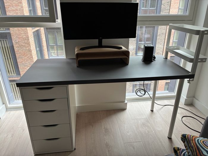 IKEA desk with drawers 140x60cm