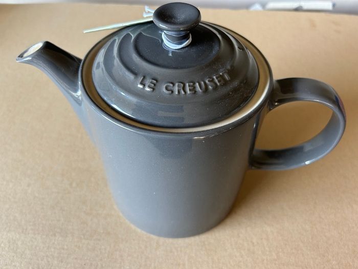 Le Creuset Tea Pot