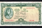 1960 Ireland IR1 Lady Lavery Banknote Series A. Note issued 18/05/60 with signatory's of McElligott and Whittaker. Serial number 52F511353.