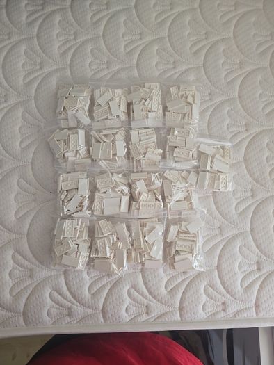 850 lego 2x4 white tiles