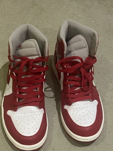 nike air jordan red and white