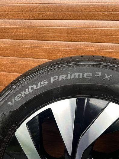 New genuine Volkswagon Venezia Alloy Rims & Tyres