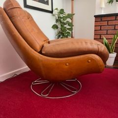 Vintage 1970s Tan Leather Swivel Lounge Chair