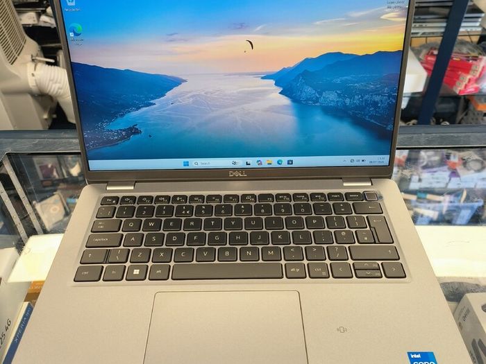 Dell Latitude 5430 (12th Gen) Core i5 1245U 8GB RAM 256GB SSD Windows 11 Pro 14.1" FHD Laptop (SALE PRICE)