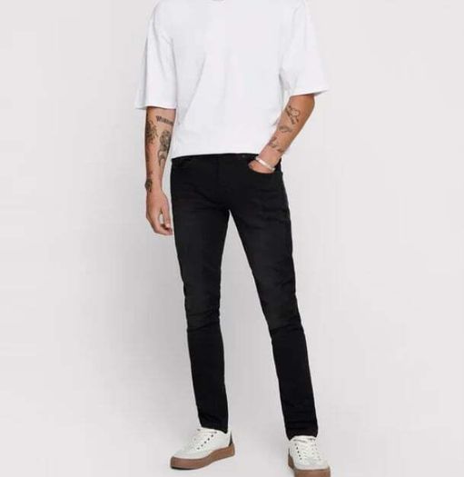 Brand new Tommy Hilfiger men's Bleecker Black Slim Jeans size W32 L30 Postage included