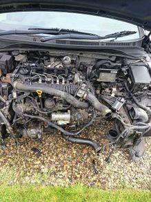 Hyundai i40 breaking