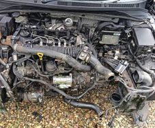 Hyundai i40 breaking