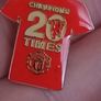 Manchester United pin badge Image 2