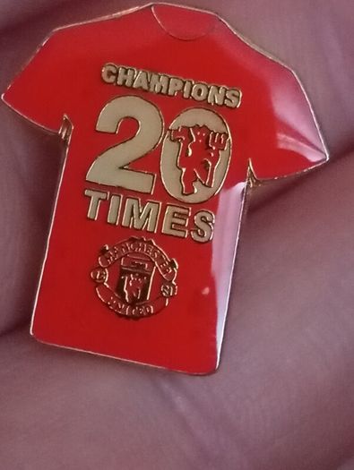 Manchester United pin badge