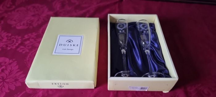New In Box And Never Used Pair Of Duiske Glass 25th Anniversary Silver Band Flutes