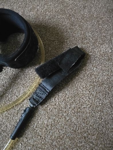 Dakine leash for surf board