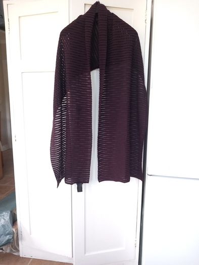 Oska Wine/Black Wool Wrap/Scarf Unused