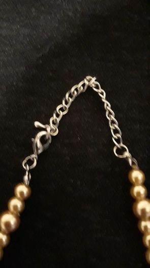 stunning vintage necklace.