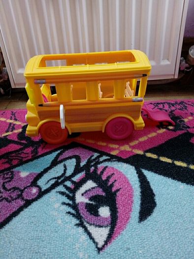 Bea's lalaloopsy doll bus