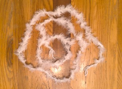white feather garland / thin boa