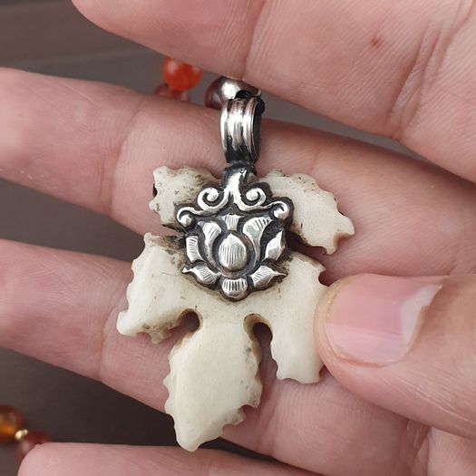Antique Carnelian Red Agate With Sterling 925 Silver Leaf Pendant Necklace