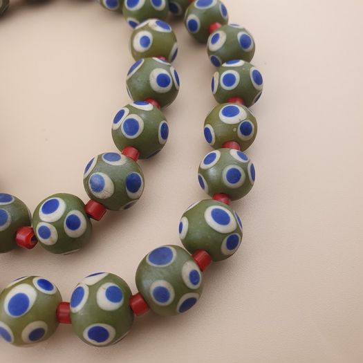 Vintage Venetian Style Thousand Eyes Leaf Green Glass,Blue Eyes Necklace 24 inches
