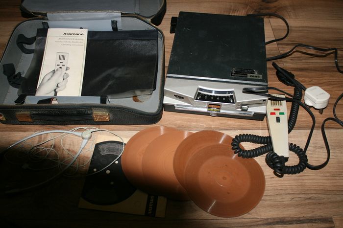 Antique Assmann 2000 - the Dictation Machine with Re-recordable Magnetic Records