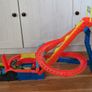Hot Wheels City Roller Coaster Rally Playset with 3 Diecast Cars Image 2