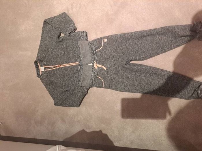 Carrement Beau designer girls warm tracksuit 4-5