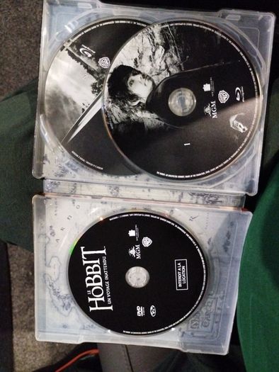 The Hobbit blueray steelbook 3 discs..