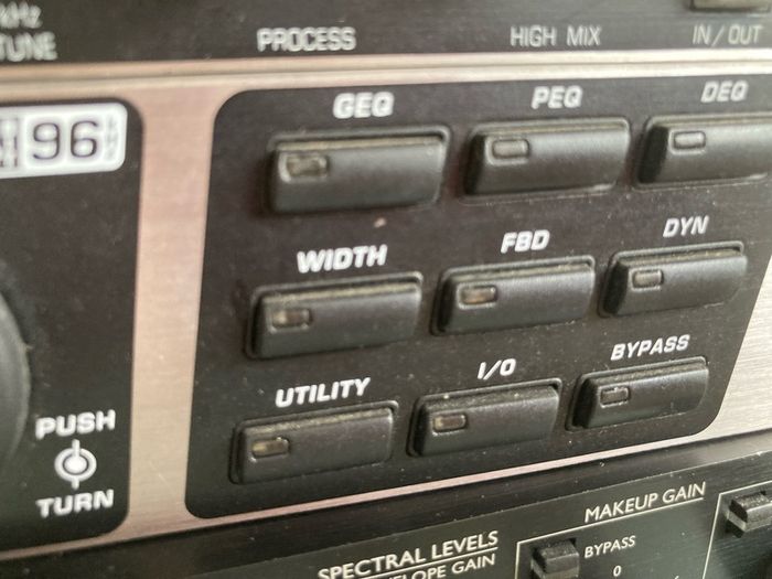 Behringer Ultra Curve DEQ 2496