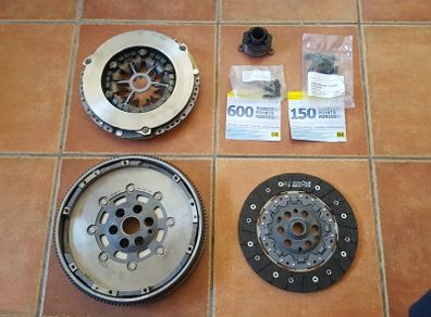 Dual Mass Flywheel with Complete Clutch Kit for 2.0 fsi 2.5 Audi Seat Skoda Volkswagen Vw