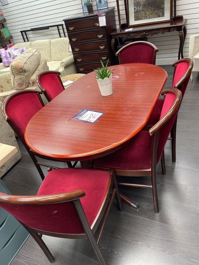 table and 6 chairs