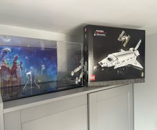 Lego NASA Discovery Shuttle 10283 & Wicked Brick Display Case
