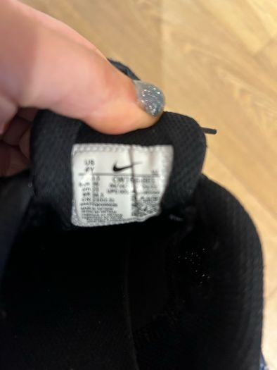 Black Nike air force size 3.5
