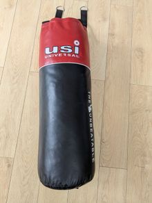 3ft Punch Bag and Wall Bracket