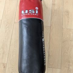3ft Punch Bag and Wall Bracket