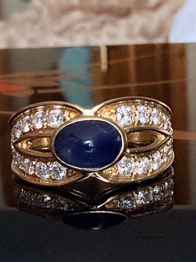 Boucheron Sapphire & diamond ring