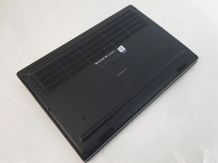 Dell Precision 7530 15.6" WIN 11 PRO Mobile Workstation Business Gaming Laptop i7-8750H 2.4GHz 16GB RAM 256GB SSD AMD Radeon WX 4150 4GB GDDR6