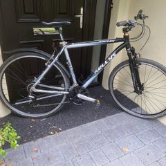 Kellys saphix hybrid Large 28 inch wheels 24 speed 21 inch frame
