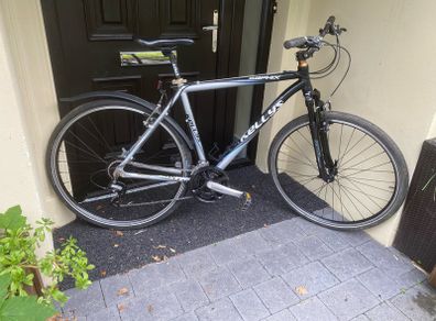 Kellys saphix hybrid Large 28 inch wheels 24 speed 21 inch frame