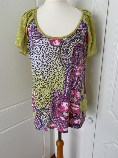 BNWT Top, Size 16, half price