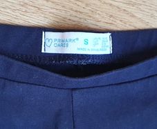 Size Small - A Pair of Navy 3/4 Length Leggings - Read Carefully