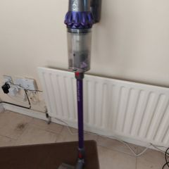 Dyson Cyclone V10 Animal. working perfect and in excellent condition