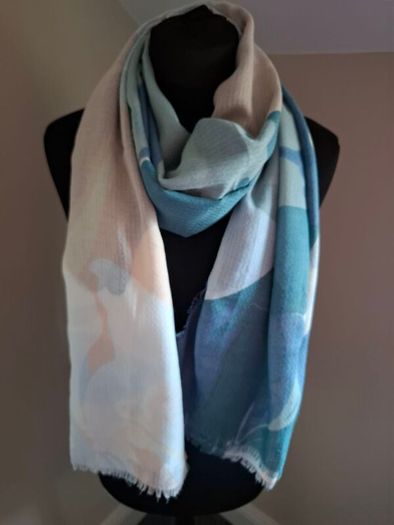 Gallery scarf