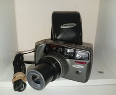 Samsung AF Zoom 105S 35mm Point & Shoot Film Camera Auto Focus Flash Macro
